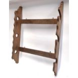 An oak rifle rack, for 3 guns, 69x95cmH