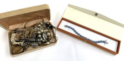 A mixed lot of jewellery to include a boxed Chete & Laroche 925 silver and enamel floral bracelet;