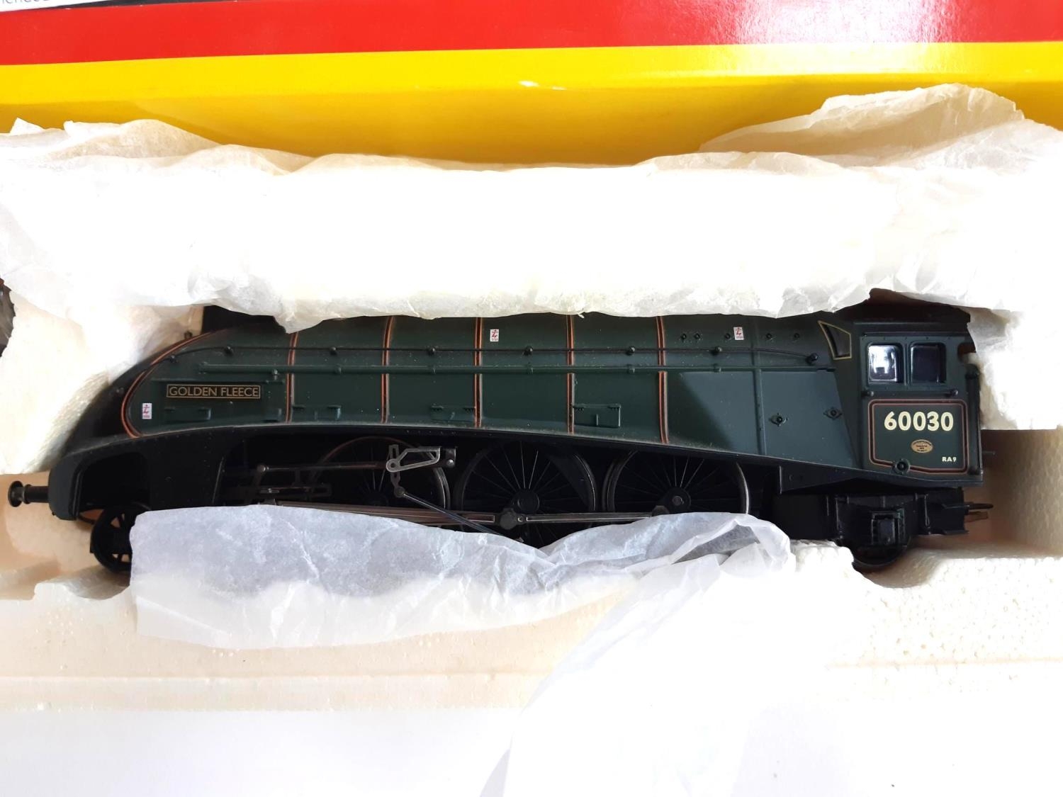 A Hornby OO gauge BR 4-6-2 Class A4 locomotive and tender, 'Golden Fleece', R2101, boxed - Image 3 of 5