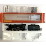 A Hornby OO gauge BR Class B17 4-6-0 locomotive and tender, 'Leeds United', R060, boxed