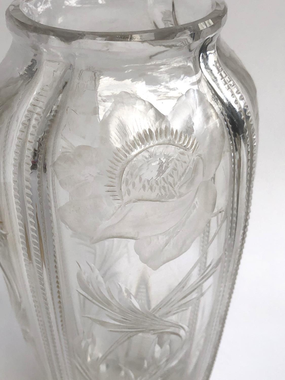 An early 20th century fine quality cut glass vase, hand engraved with flowers, 22.5cmH - Image 2 of 2