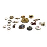 A mixed lot of jewellery to include Victorian enamel locket brooch; Hollywood enamel floral pendant;