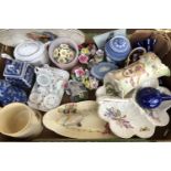 A mixed lot of ceramics to include a cottage teapot, various floral encrustations, etc