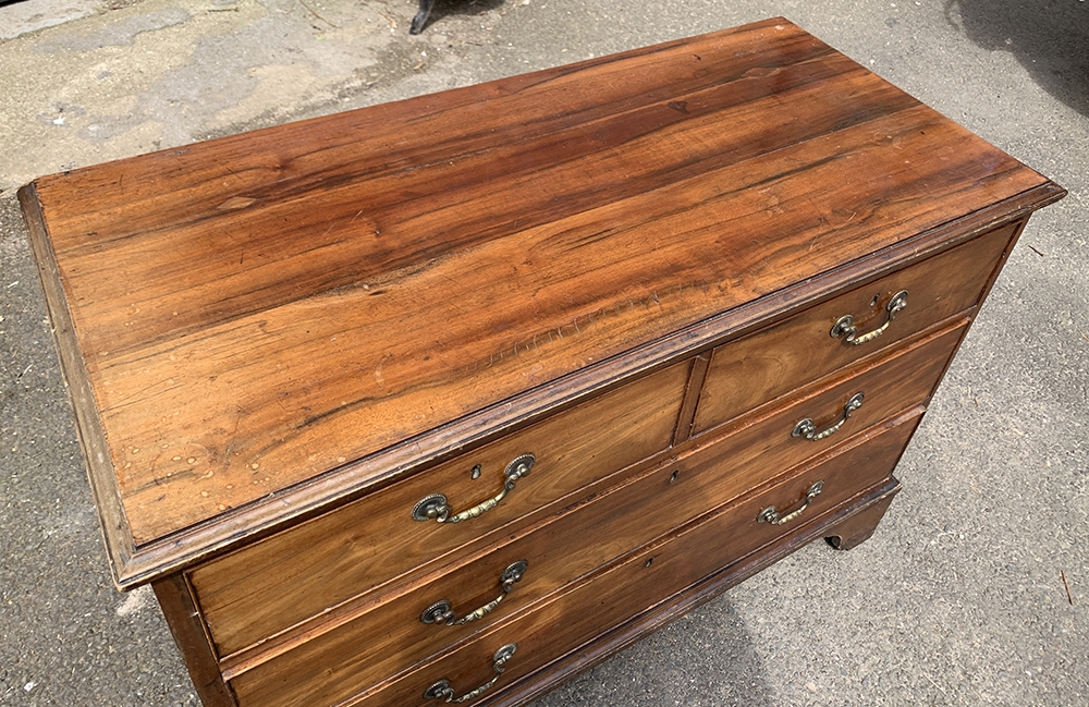 A George III mahogany chest of two short over two long drawers, 112x53x78cmH - Image 3 of 6