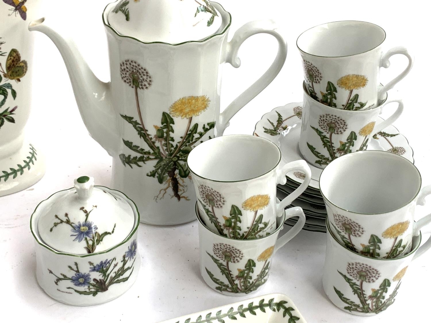 An Eschenbach Bavaria part coffee service with dandelion design (15 pieces); together with Limoges - Image 3 of 4