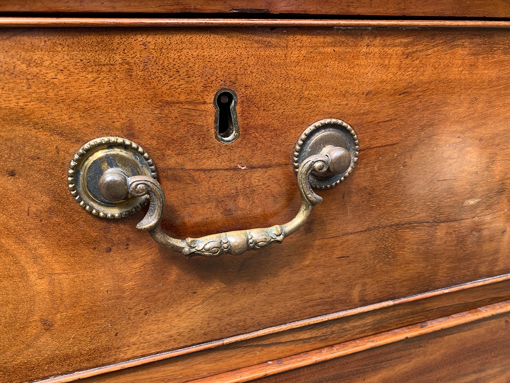 A George III mahogany chest of two short over two long drawers, 112x53x78cmH - Image 5 of 6