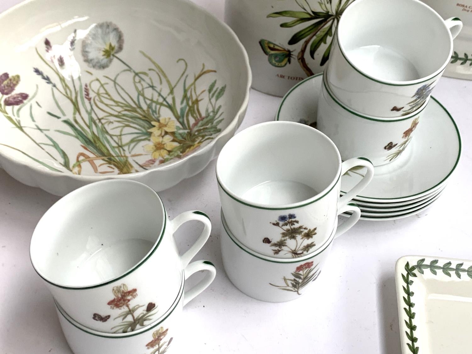 An Eschenbach Bavaria part coffee service with dandelion design (15 pieces); together with Limoges - Image 2 of 4