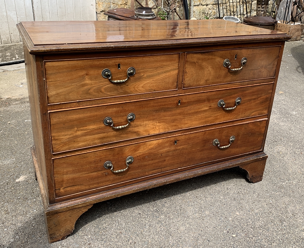 A George III mahogany chest of two short over two long drawers, 112x53x78cmH - Image 2 of 6