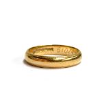 An 18ct gold wedding band with milled edge detail, size O, 4g