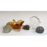 A small lot of art glass to include a Kosta Boda paperweight;; a squirrel paperweight by Mats