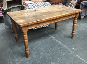 A sturdy pine kitchen table, 90x153x78cmH