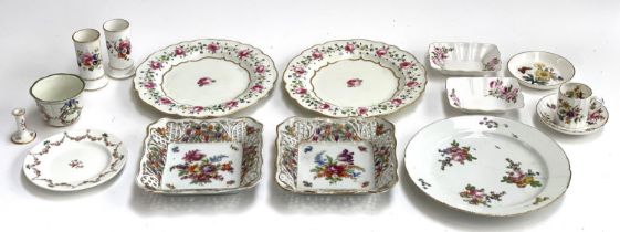 A mixed lot of good floral ceramics, to include a pair of Royal Crown Derby plates c.1820; a pair of