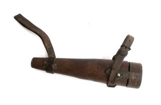 A leather hunting flask holder, flask absent, 27cm long