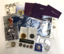 A quantity of commemorative coins to include 1986 Commonwealth Games £2 coin, Queen Elizabeth II