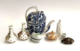 A mixed lot of ceramics to include a Wedgwood 'Syp' peony pattern teapot; an egg shaped black