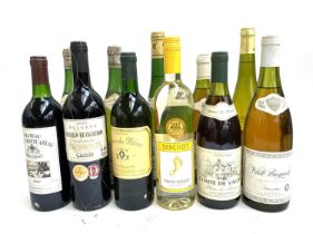 A mixed box of red and white wine to include rioja, pinot grigio (11 bottles)