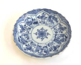 A Chinese blue and white porcelain dish, with scalloped edge, 20.5cmD