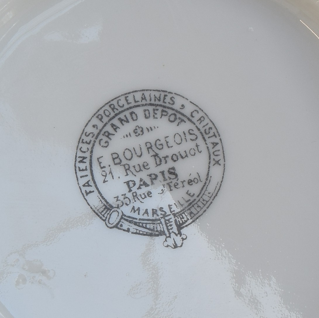 A very large Limoges Emile Bourgeois Grand Depot 21 Rue Drouot, France porcelain dinner service - Image 2 of 3