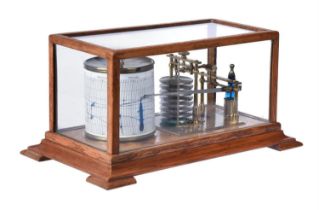 An early 20th century oak cased barograph, unsigned, 35cm wide, 21cm deep, 17.5cm high