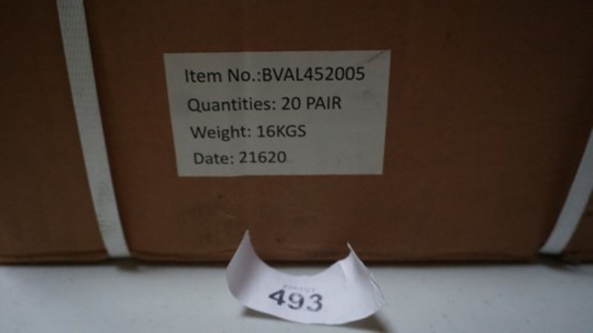 20 x pairs of hot and cold Ball Valves with pressure gauges model no: BVAL452005. -new in box- (