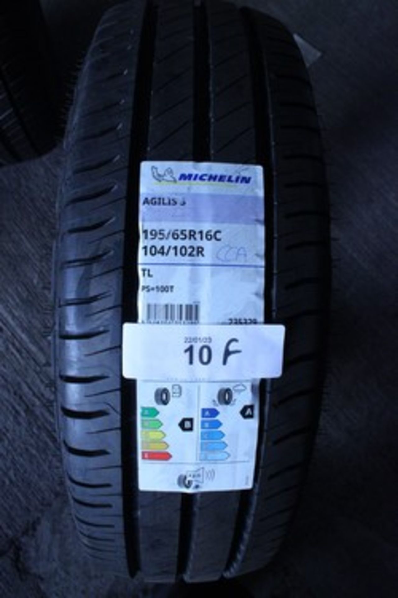 1 x Michelin Agilis 3 tyre, size 195/65R16C - New with label (open shed)