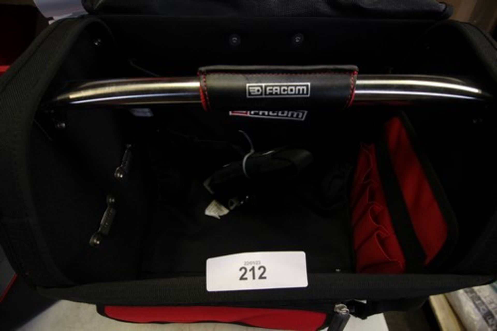 1 x Facom canvas tool bag. Model no BS.R20PB and 1 x Magma tool bag. -new- (SW3) - Image 2 of 3