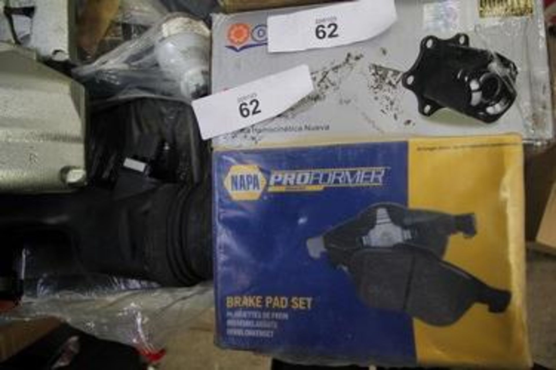 A selection of car parts including brake pads, control arms, Wynnes oil system cleaner, classic - Image 4 of 5