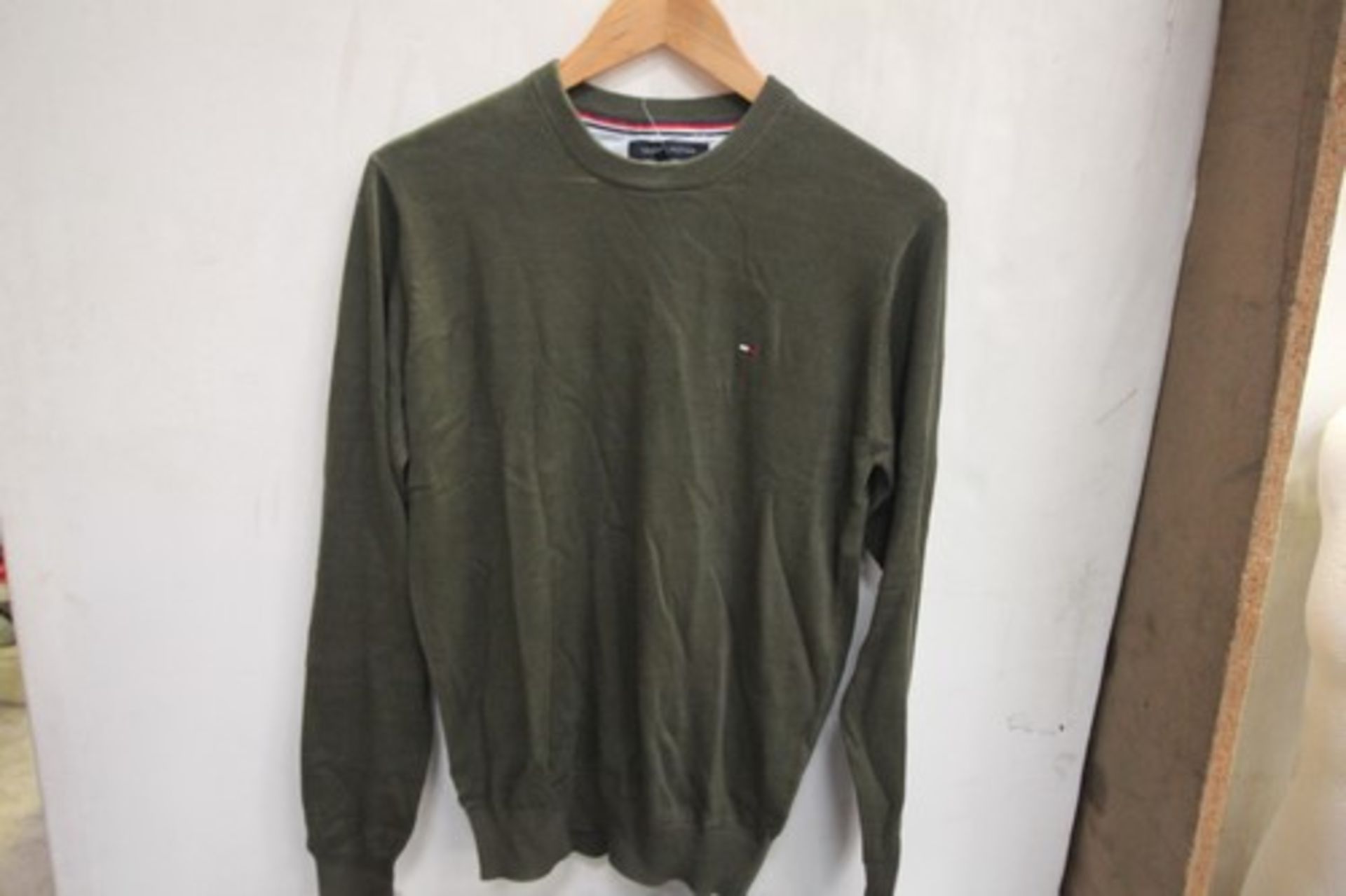 Approximately 20 x men's crew neck jumpers in various sizes and style - New in pack (E1A) - Image 2 of 2