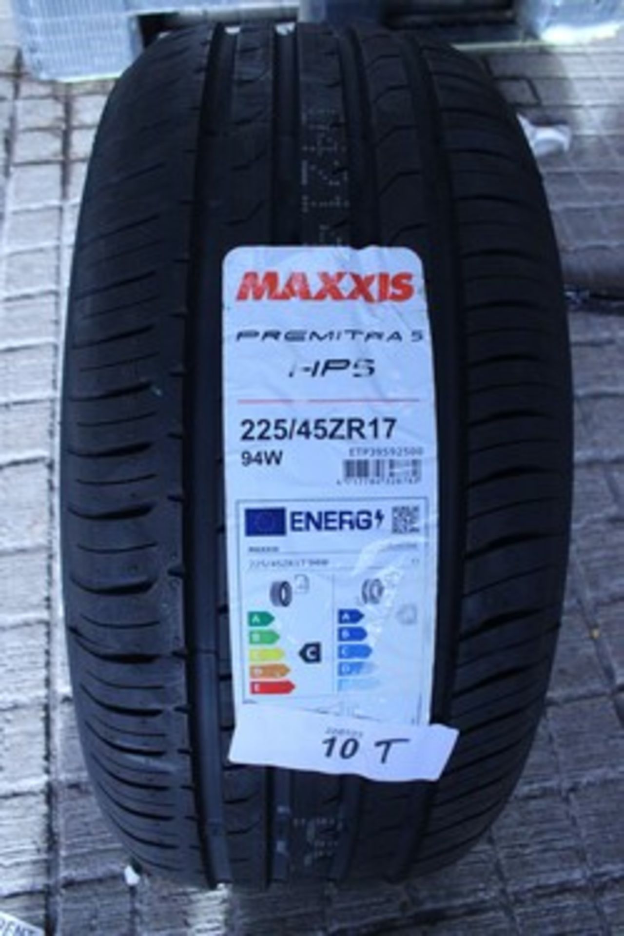 1 x Maxxis Premitra 5 HPS tyre, size 225/45ZR17 - New with label (open shed)