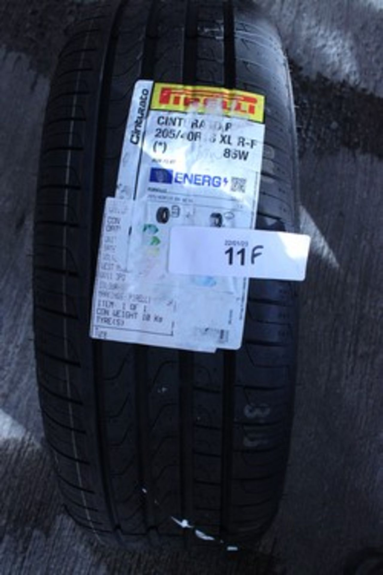 1 x Pirelli Cinturanto PX tyre, size 205/40R18 XL - New with label (open shed)