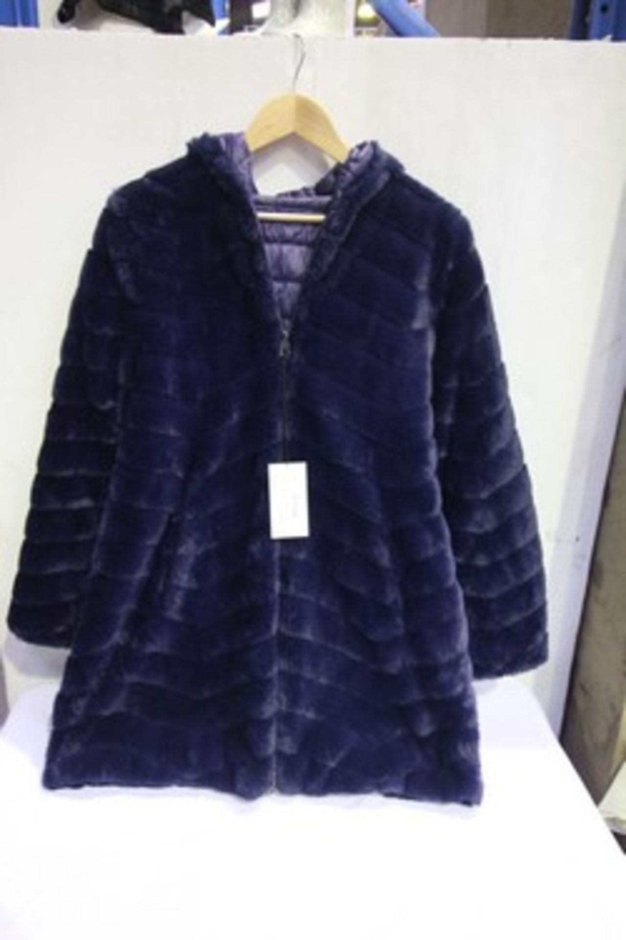 1 x Lakeland navy reversible faux fur coat, size M/12 - New with tags (E1B)