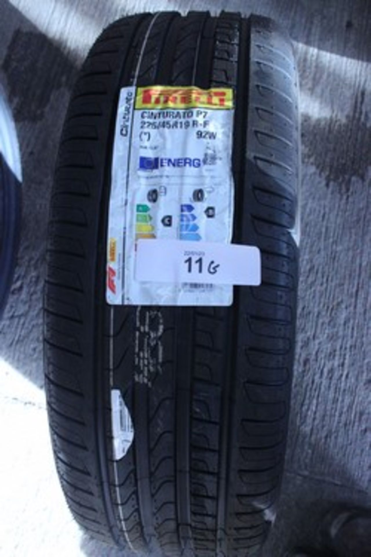 1 x Pirelli Cinturanto P7 tyre, size 225/45R19 - New with label (open shed)