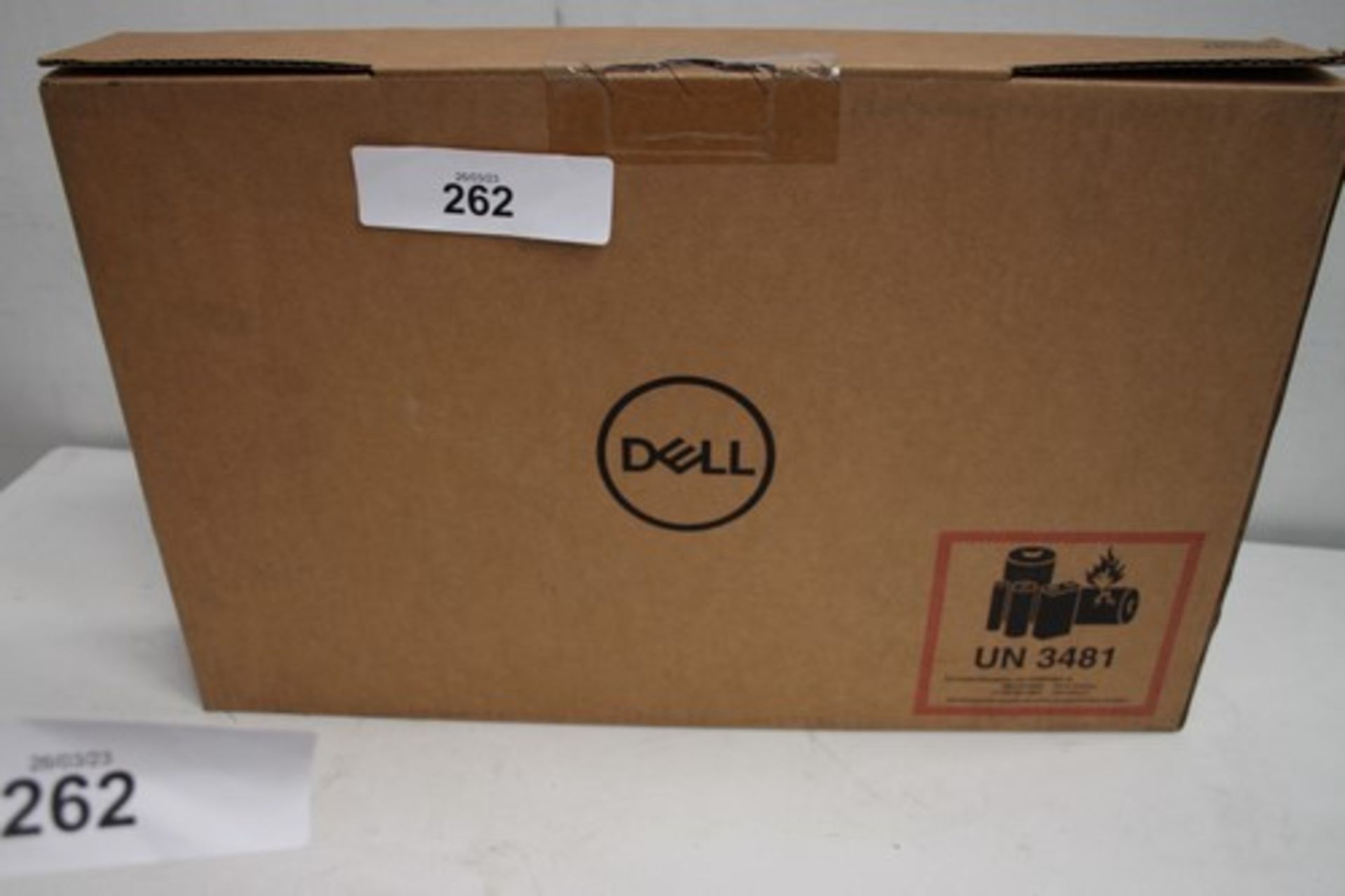 1 x Dell Inspiration 15 15 laptop 15.6" FHD Display, intel core i7 processor, 8GB memory, windows