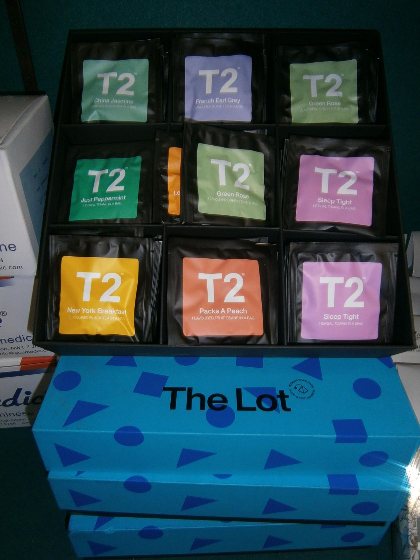 A quantity of luxury teas including 3 x gift boxes of T2 selection, Whittards and Caudalie Paris