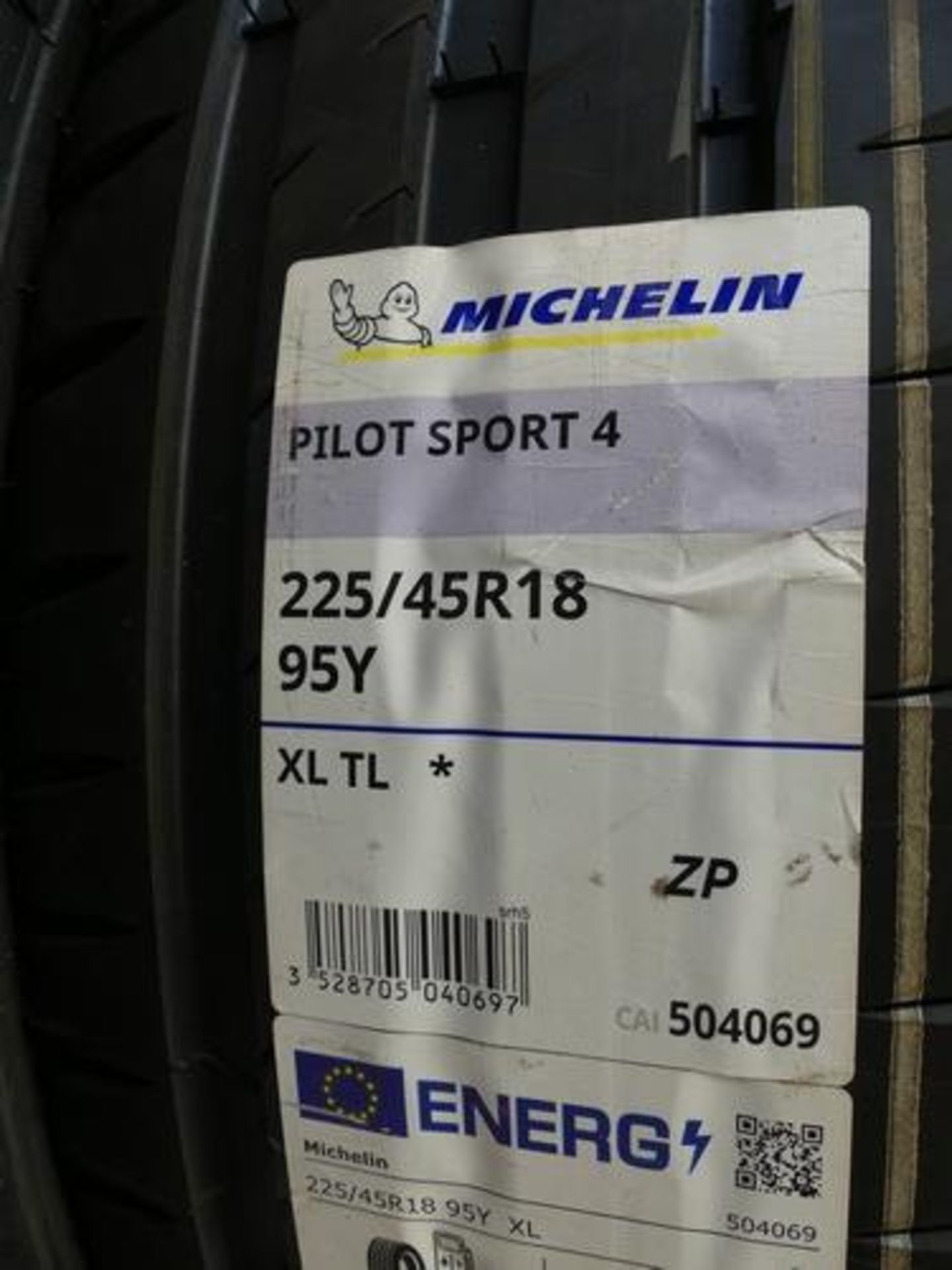 1 x Michelin Pilot Sport 4 tyre, size 225/45R18 95Y - New with label (pallet 20