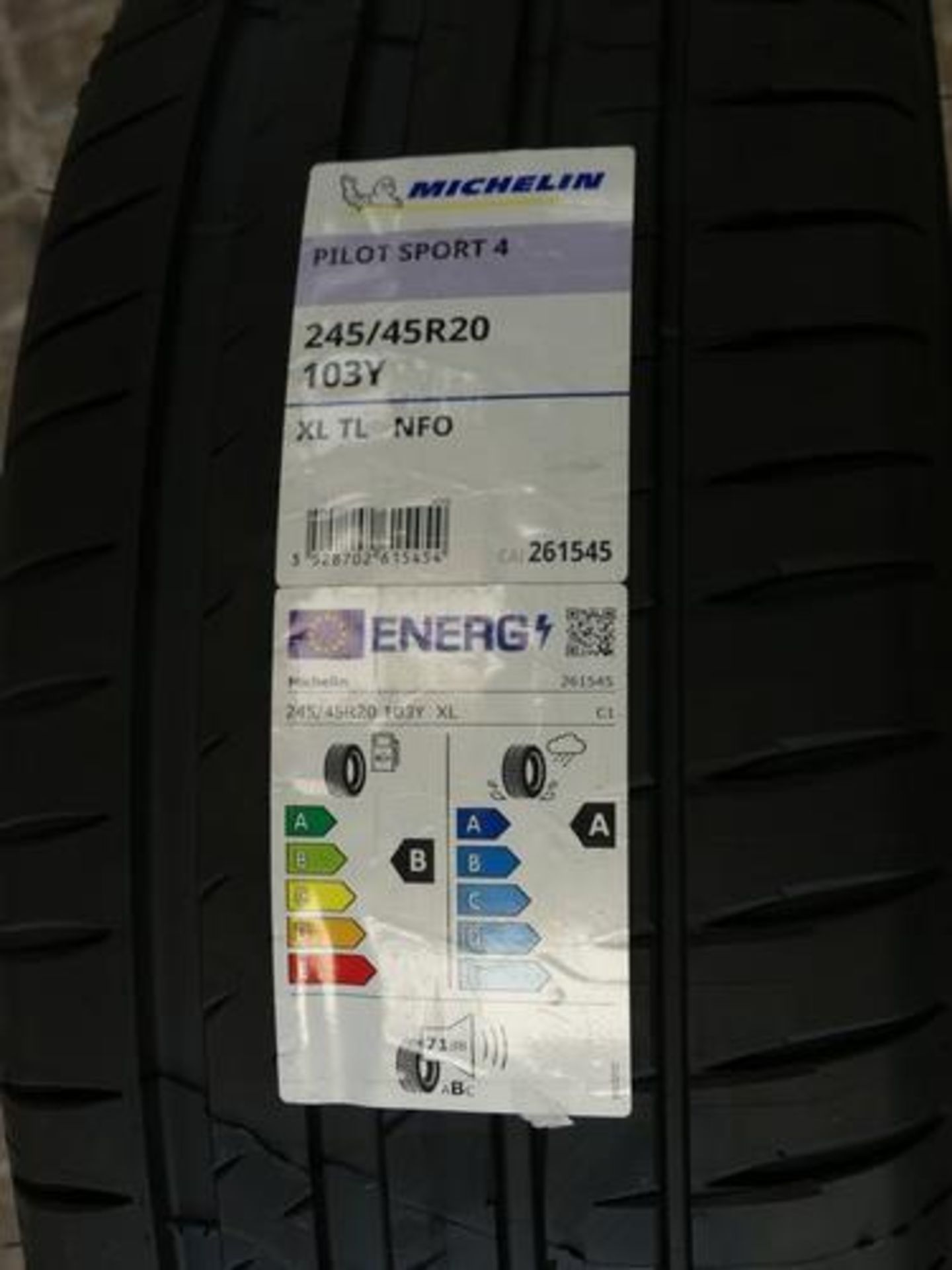 1 x Michelin Pilot Sport 4 tyre, size 245/45R20 103Y - New with label (pallet 1)