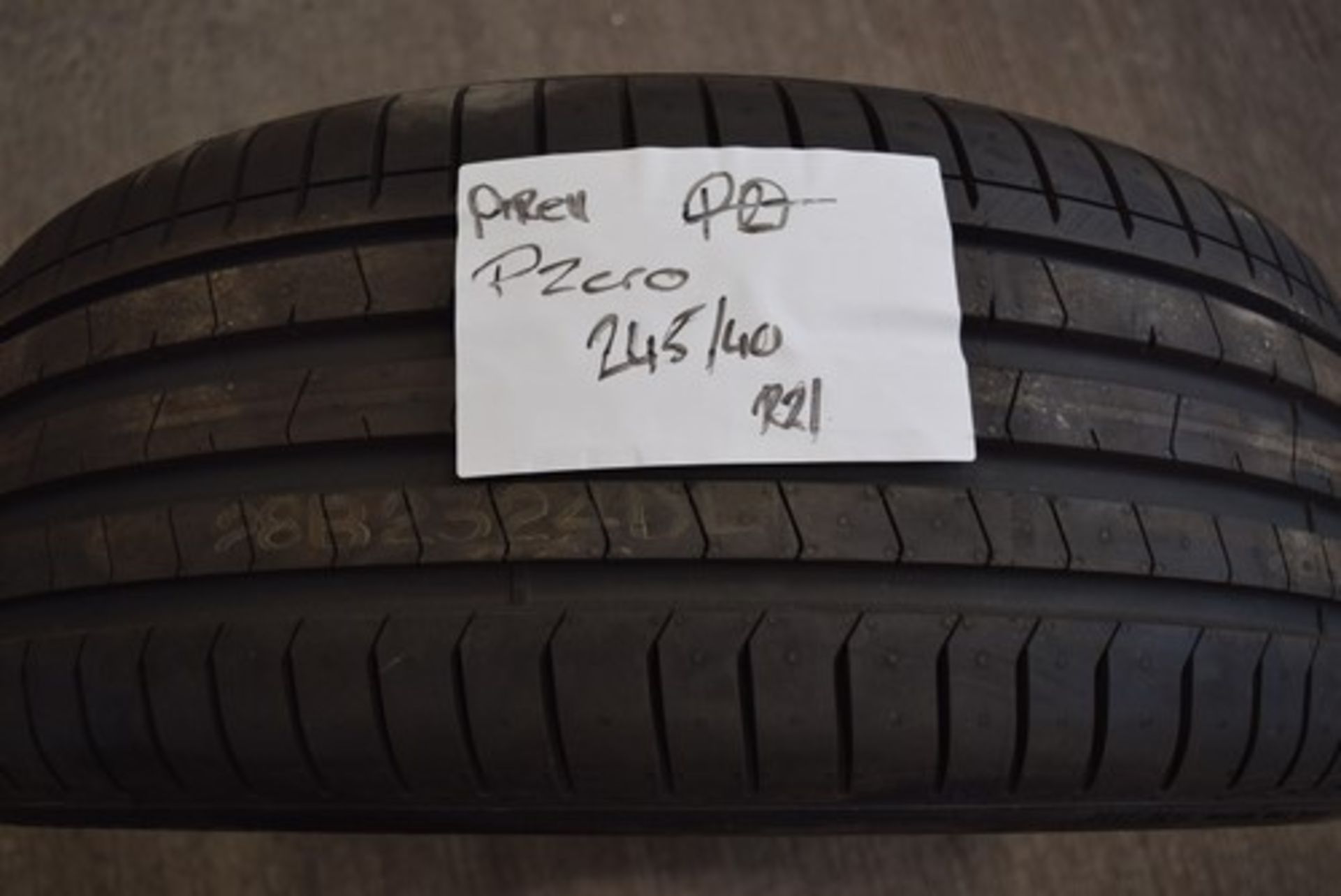 1 x Pirelli P Zero All Season tyre, size 245/40R21, 100W - New (pallet 1)