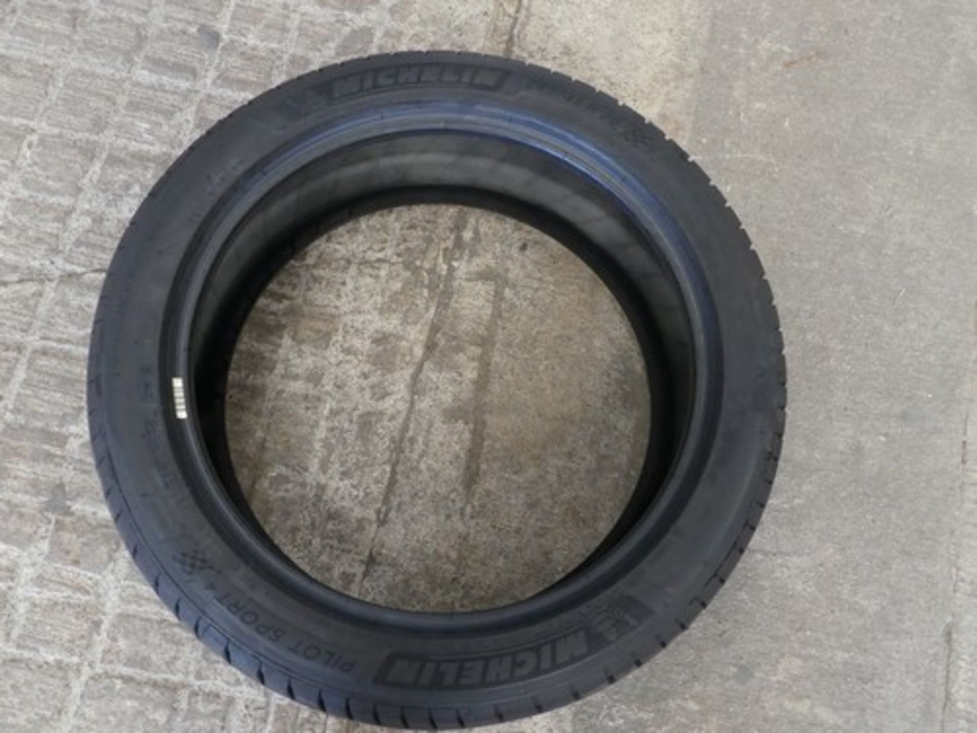 1 x Michelin Pilot Sport 4 tyre, size 245/45R20 103Y - New with label (pallet 1) - Image 2 of 2