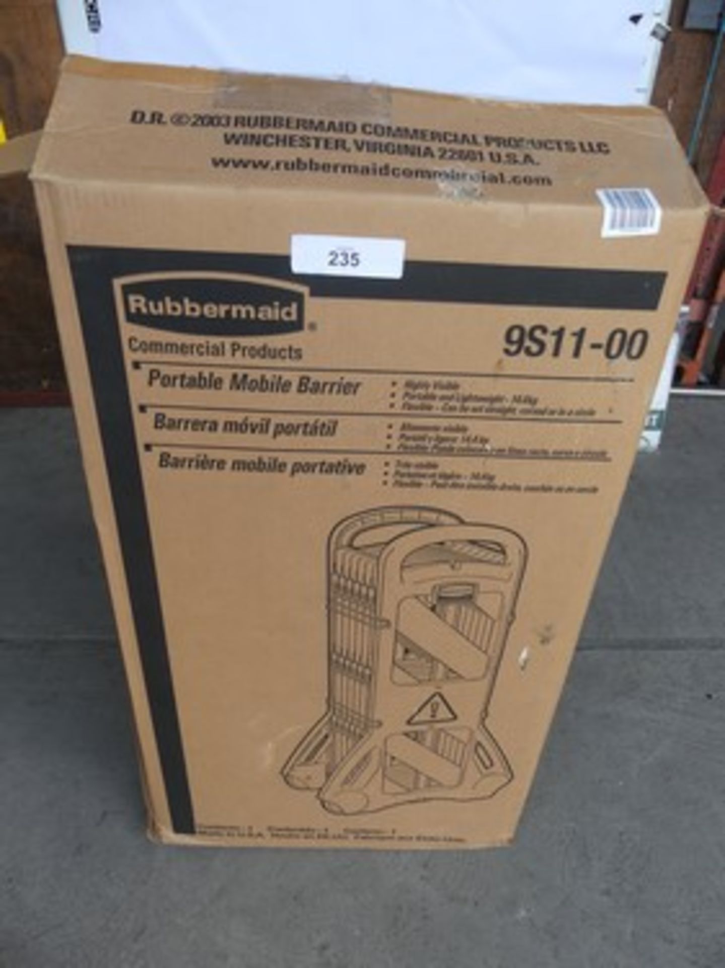 1 x Rubbermaid portable barrier, Model 9511-00 and 1 x metal kick start - New (SW18) - Image 3 of 4