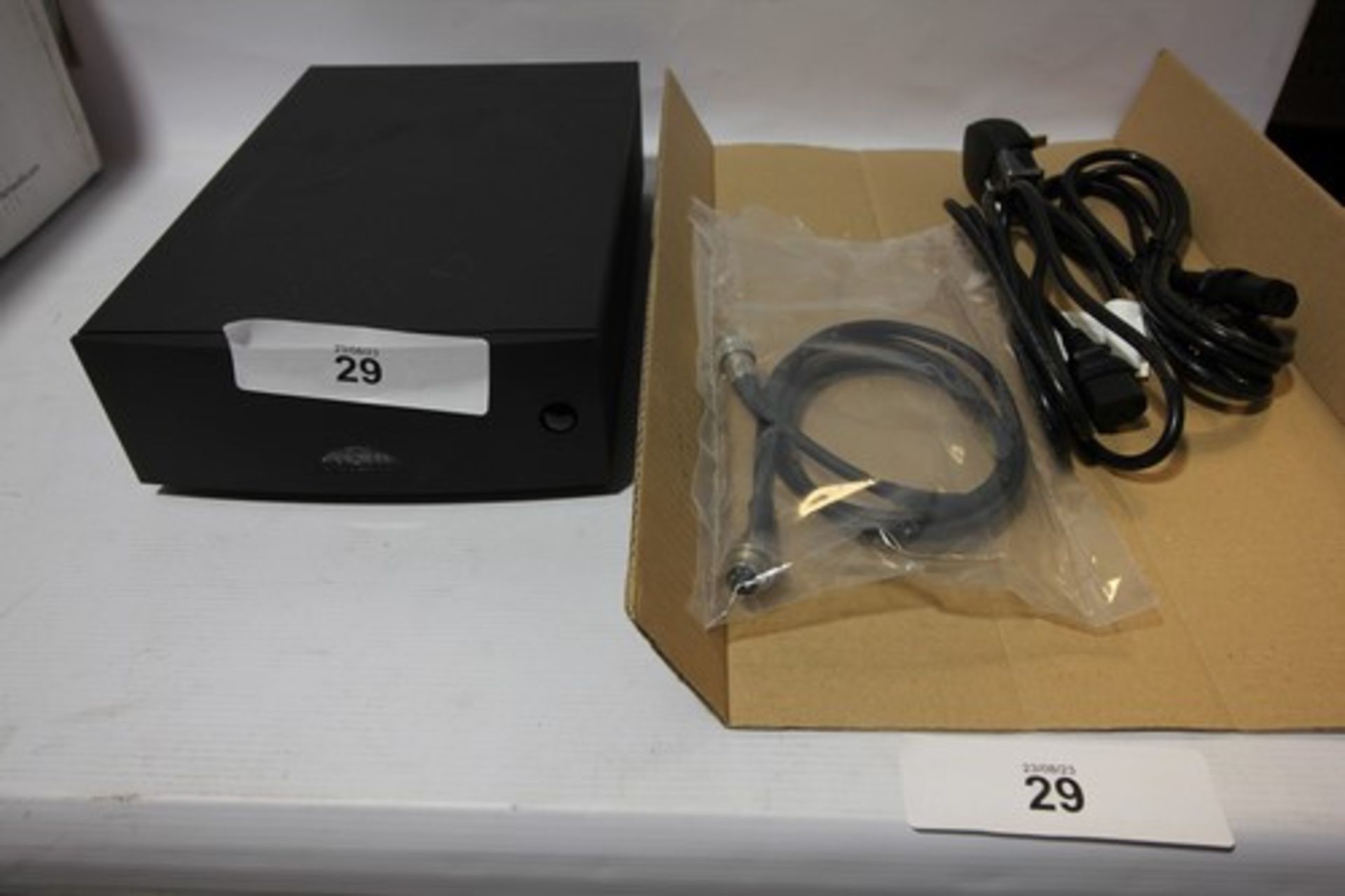 1 x Niam audio hi-cap power supply unit, Model 00-003-0108, powers on ok but not fully tested, RRP