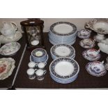 A collection of Wedgwood "Florentine" pattern dinn