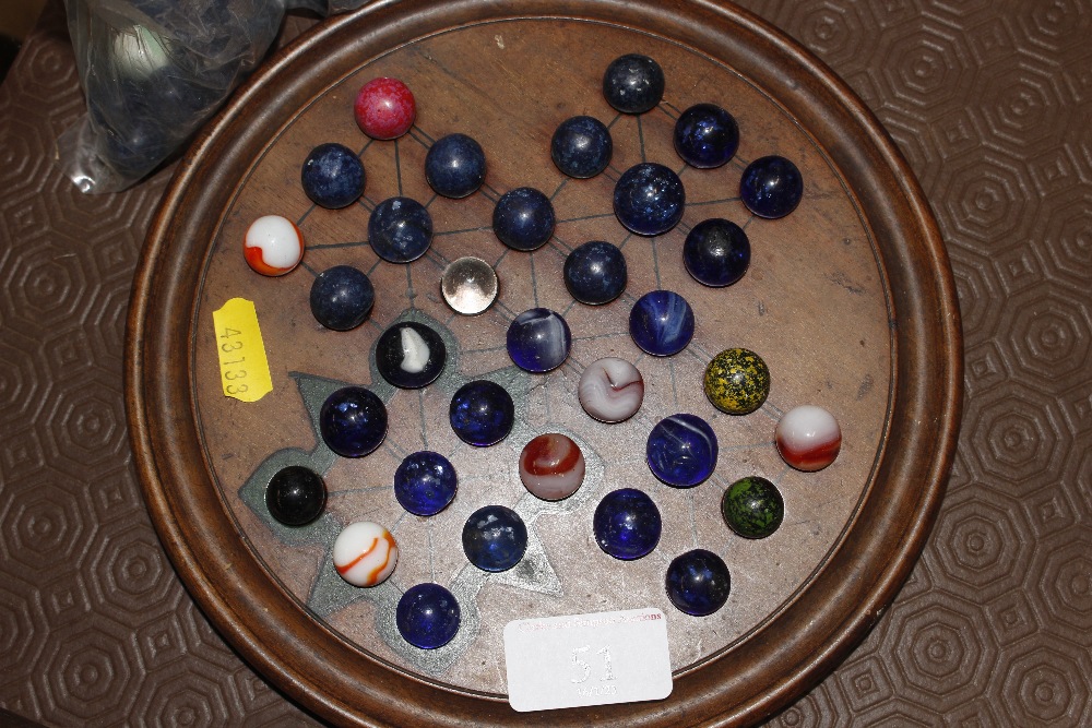 An inlaid solitaire board and various marbles - Image 2 of 3