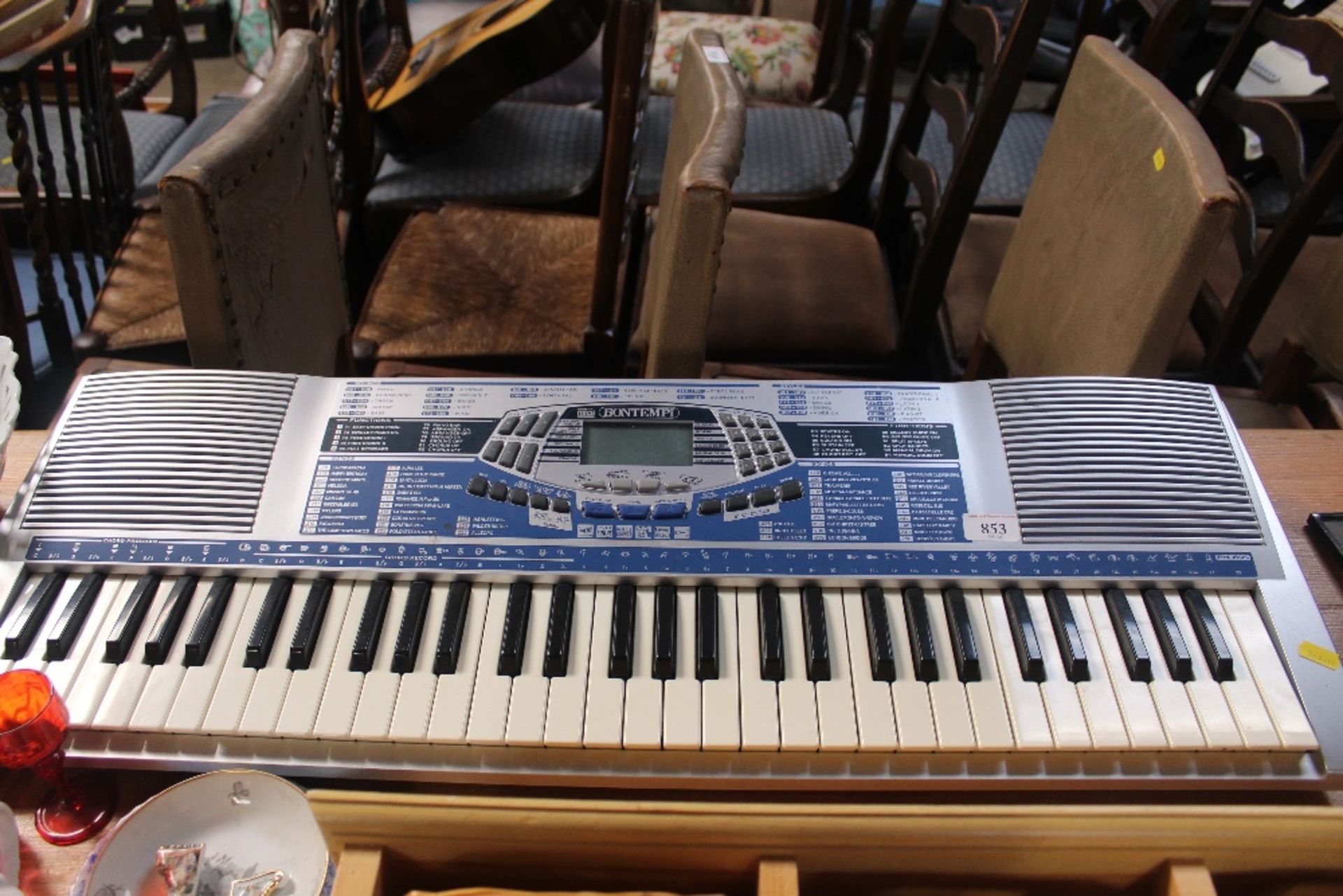 An electric keyboard