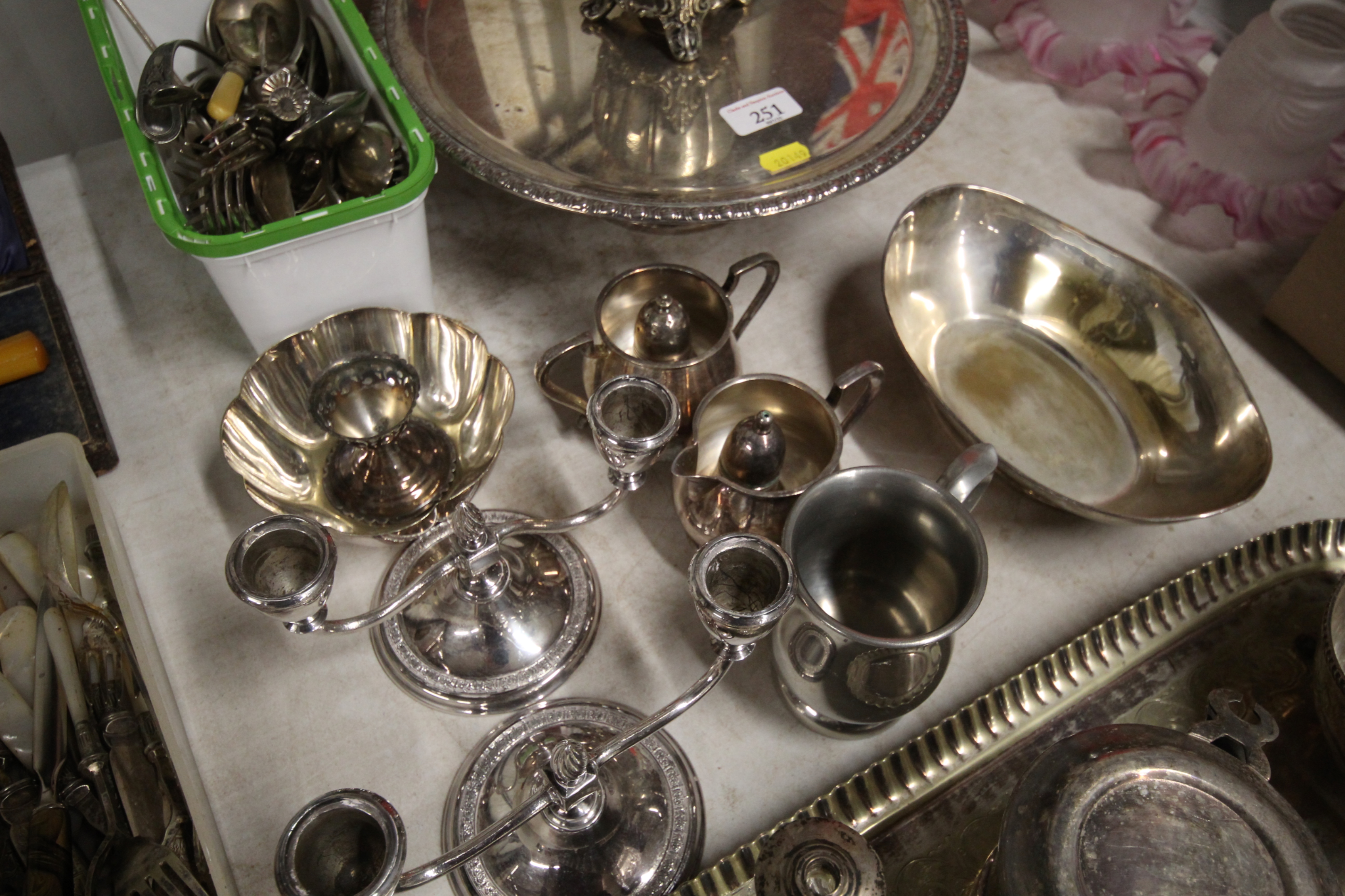 A quantity of various silver plated ware - Image 3 of 4