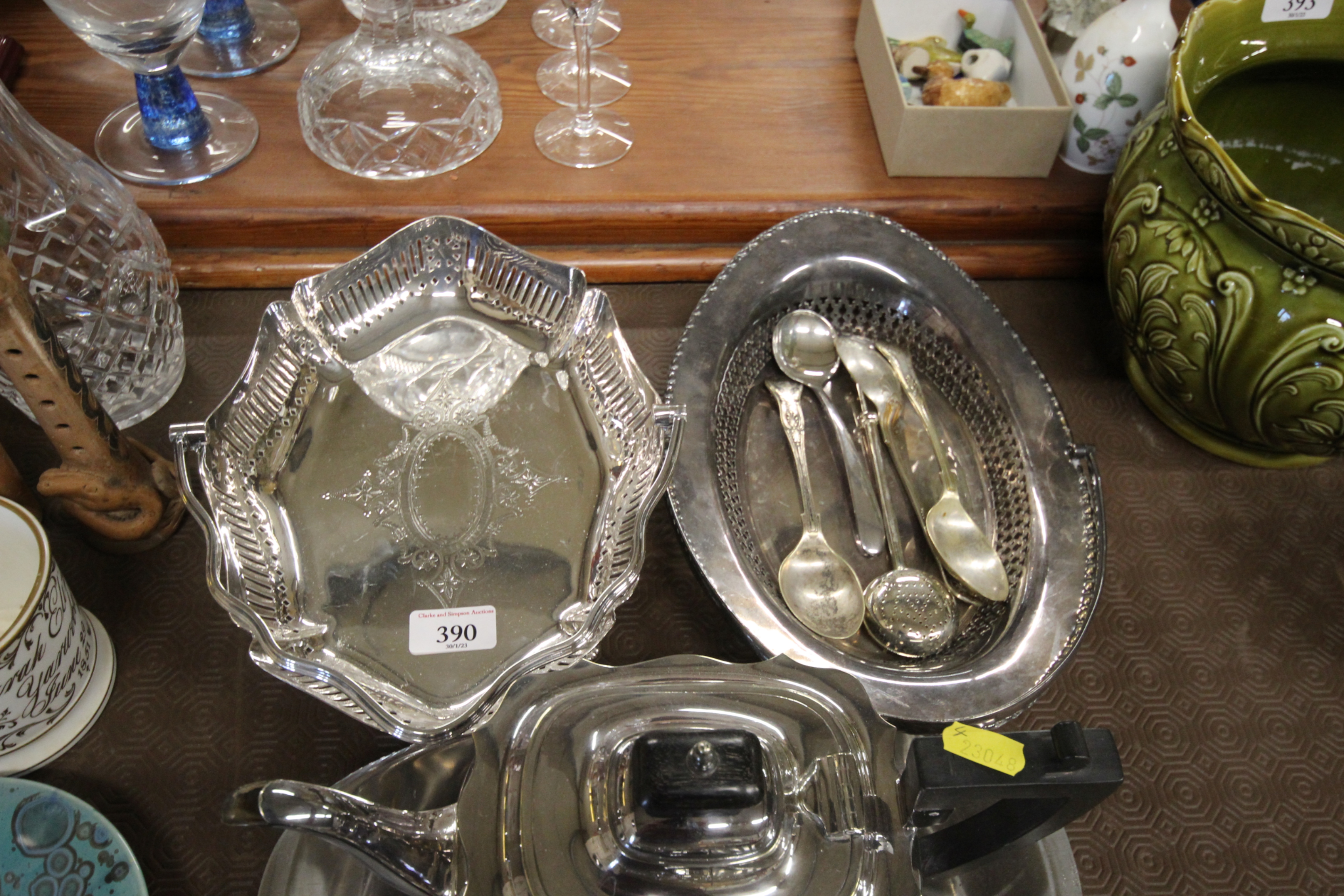 A quantity of various silver plated ware - Image 2 of 4