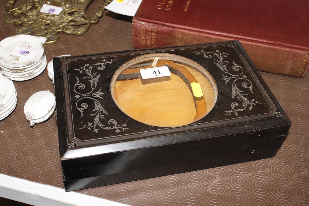 A Victorian 3D viewer in ebonised case, 5½" lens