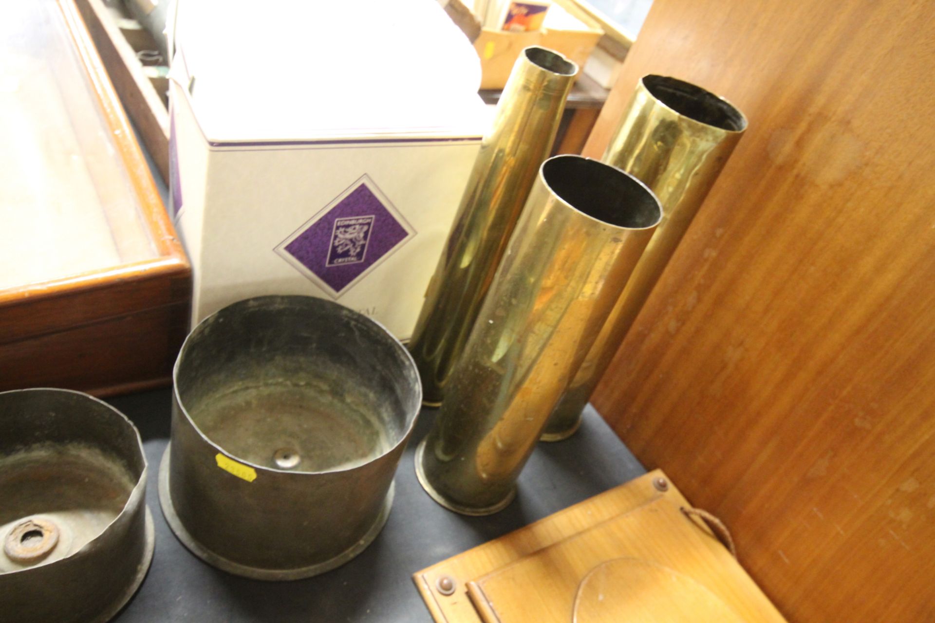 WW1 and WW2 brass shell cases - Image 3 of 3
