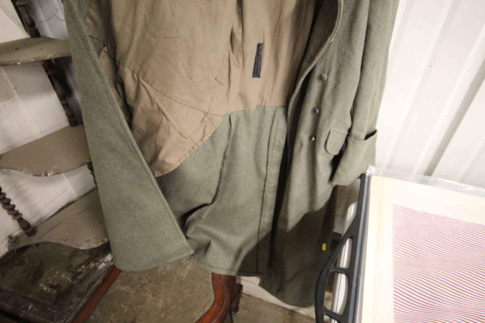 A German WW2 pattern soldiers coat - Image 3 of 4