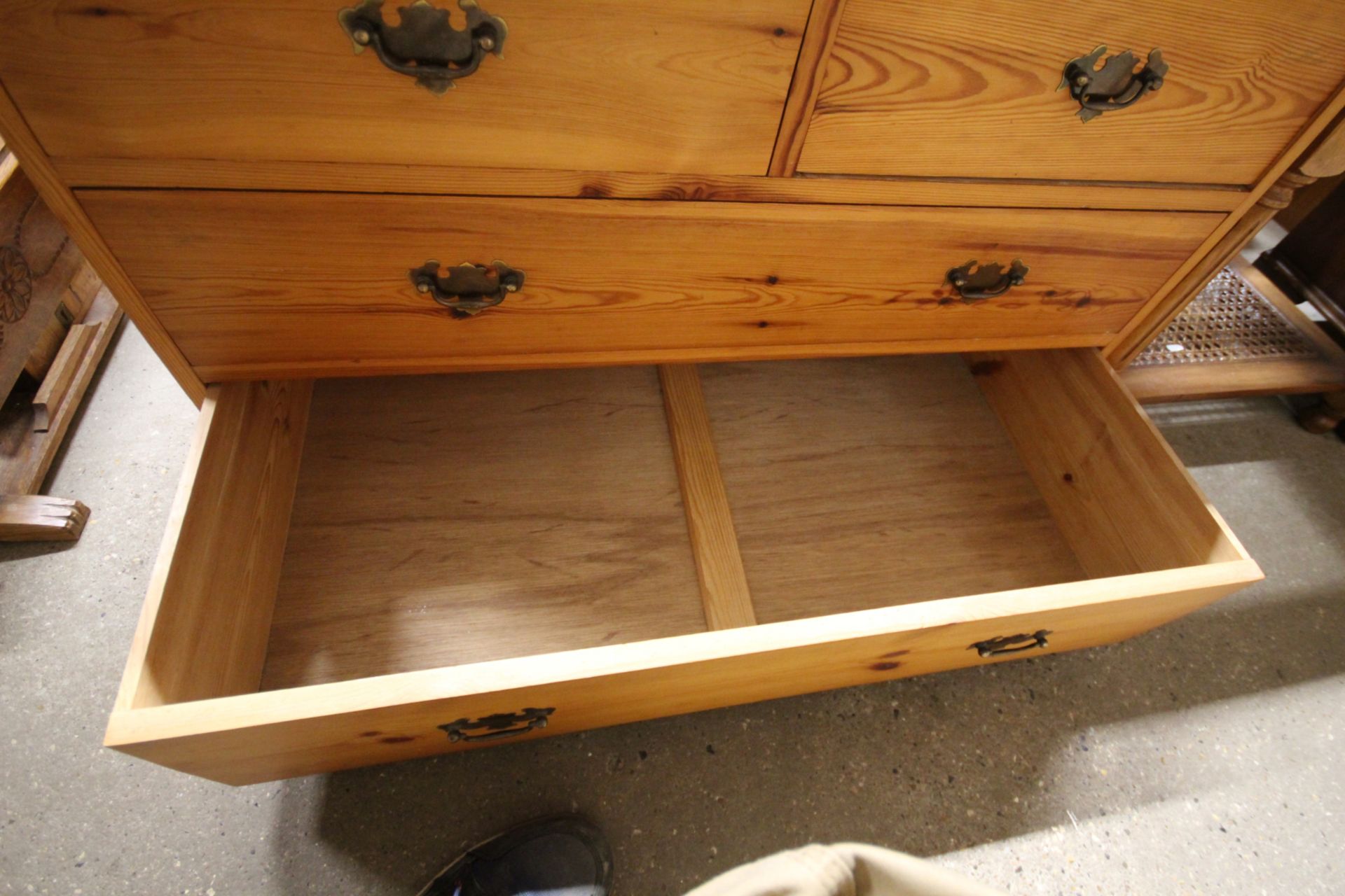 A pine chest fitted two short over two long drawer - Image 2 of 3