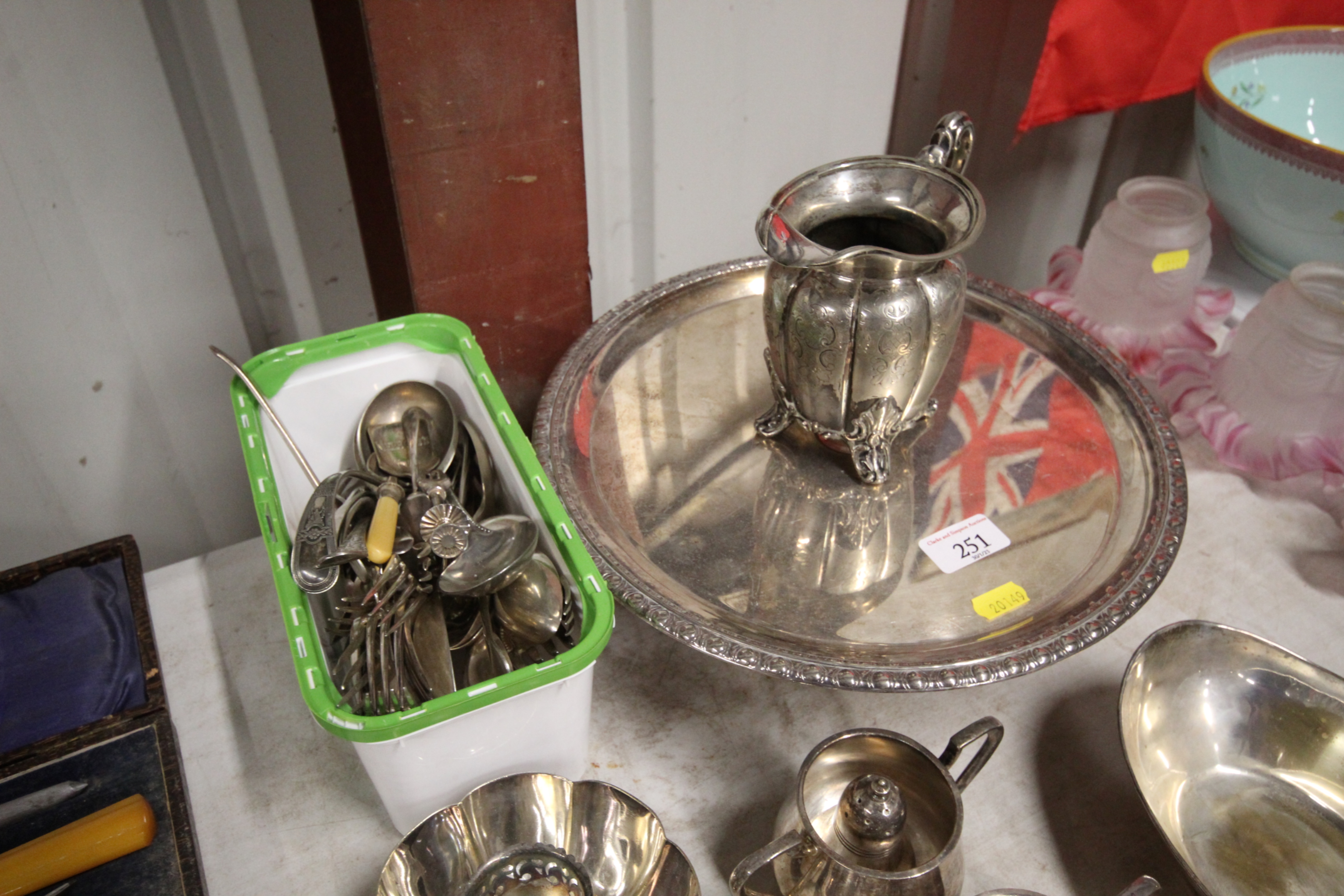 A quantity of various silver plated ware - Image 2 of 4